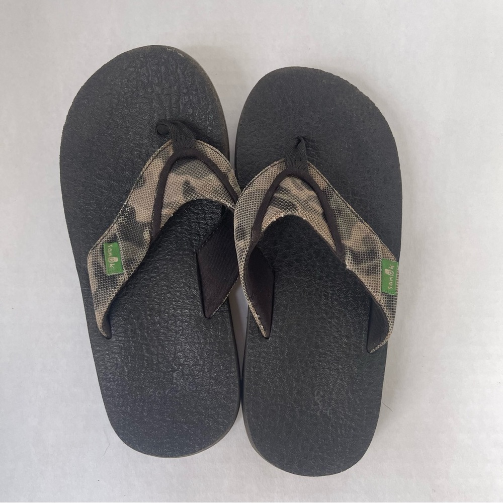 Boys Sanuk Camo Flip Flop Sandals